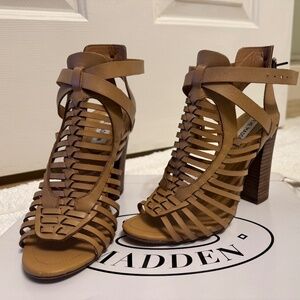 Once used shoe, great style.